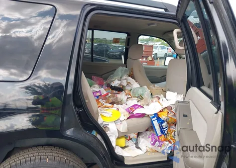 2006 Ford Explorer Xls z USA, uszkodzony, nr VIN 1FMEU72E26UB62740